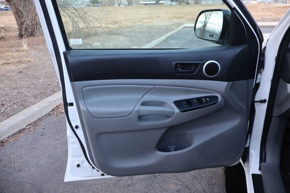 Used 2014 Toyota Tacoma PreRunner w/ TRD Off-Road Package image 23