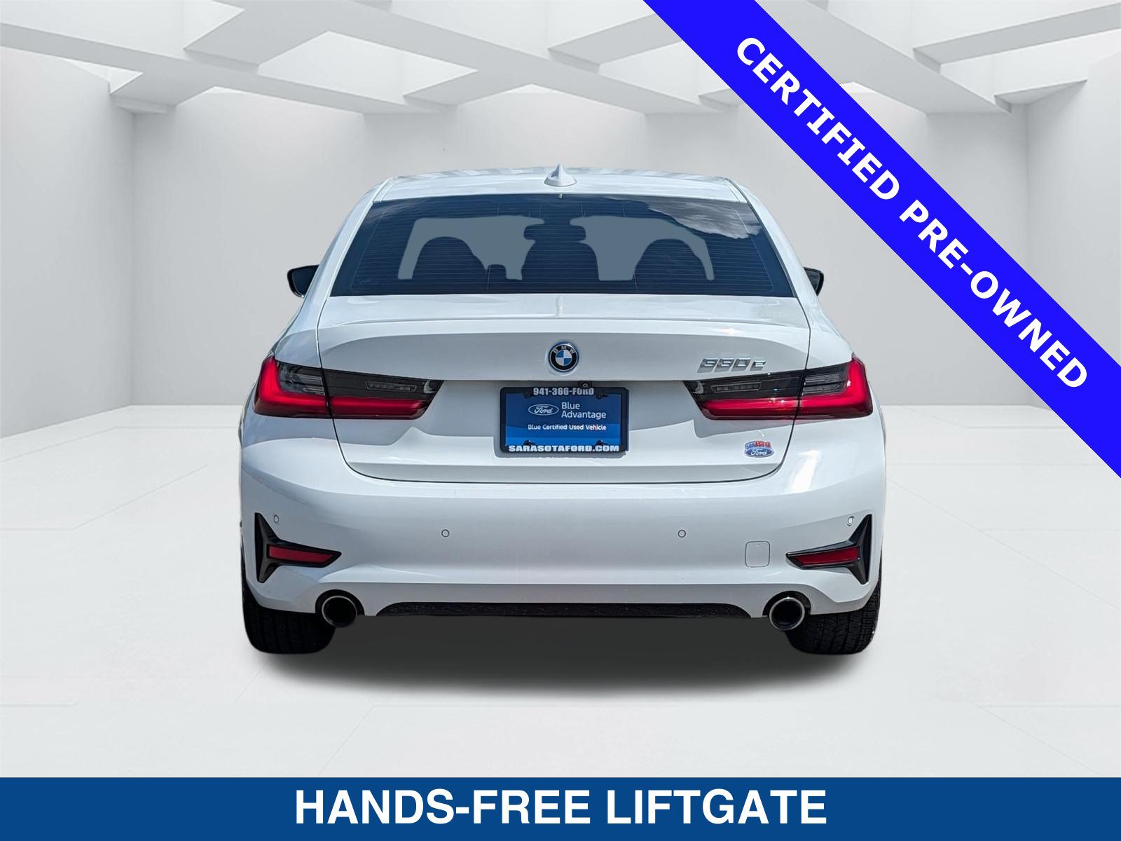 Used 2022 BMW 330e w/ Convenience Package RWD image 6