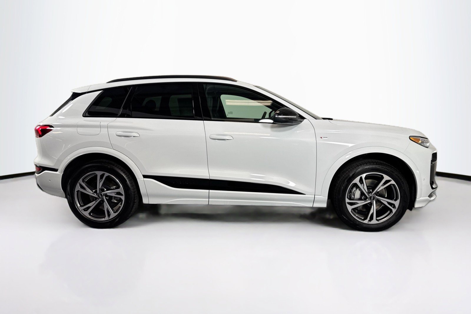 New 2027 Audi Q6 e-tron Premium Plus AWD/4WD image 4