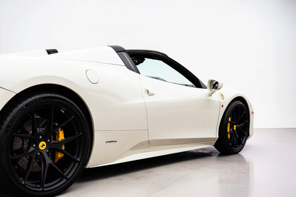 Used 2014 Ferrari 458 Spider RWD image 20