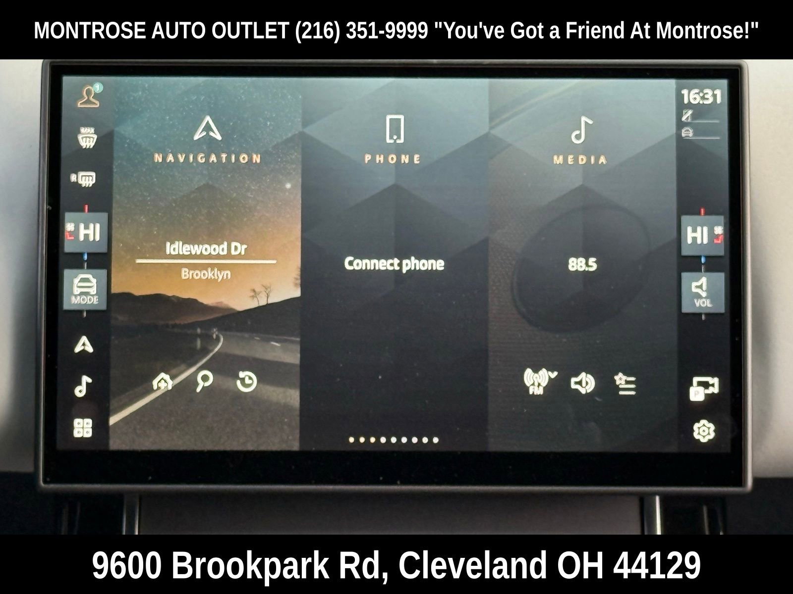 New 2026 Land Rover Range Rover Velar Dynamic SE image 20