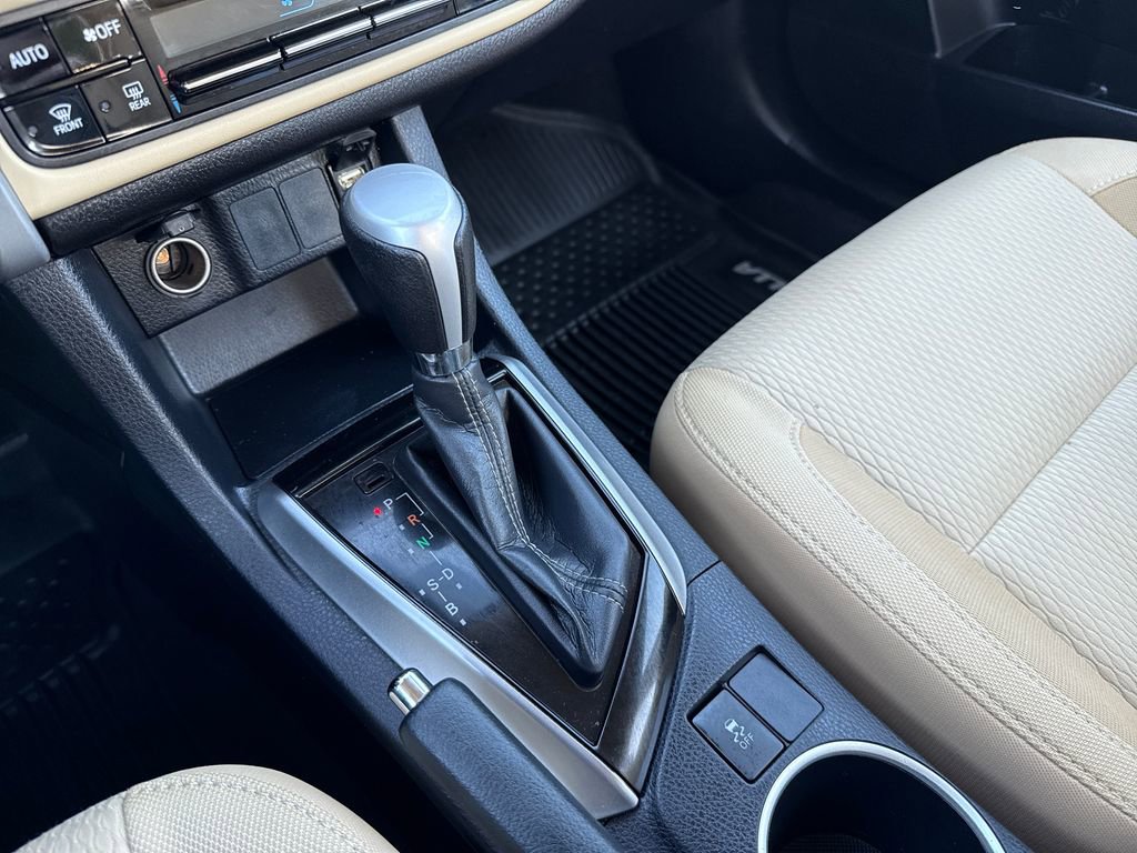 Used 2017 Toyota Corolla LE image 29