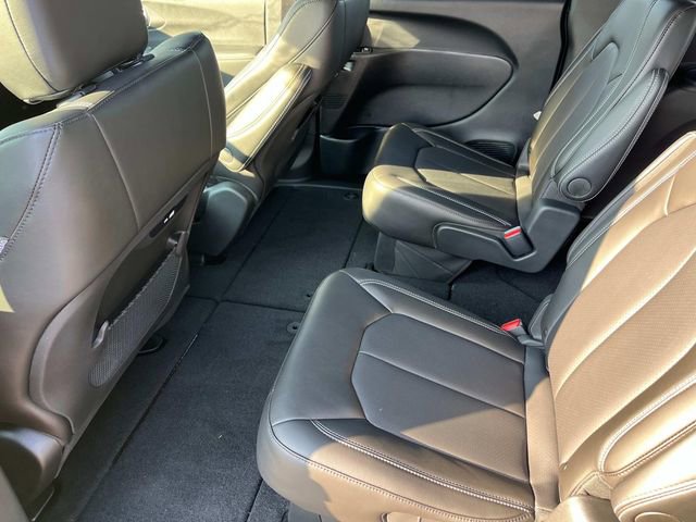 New 2026 Chrysler Pacifica Select image 16