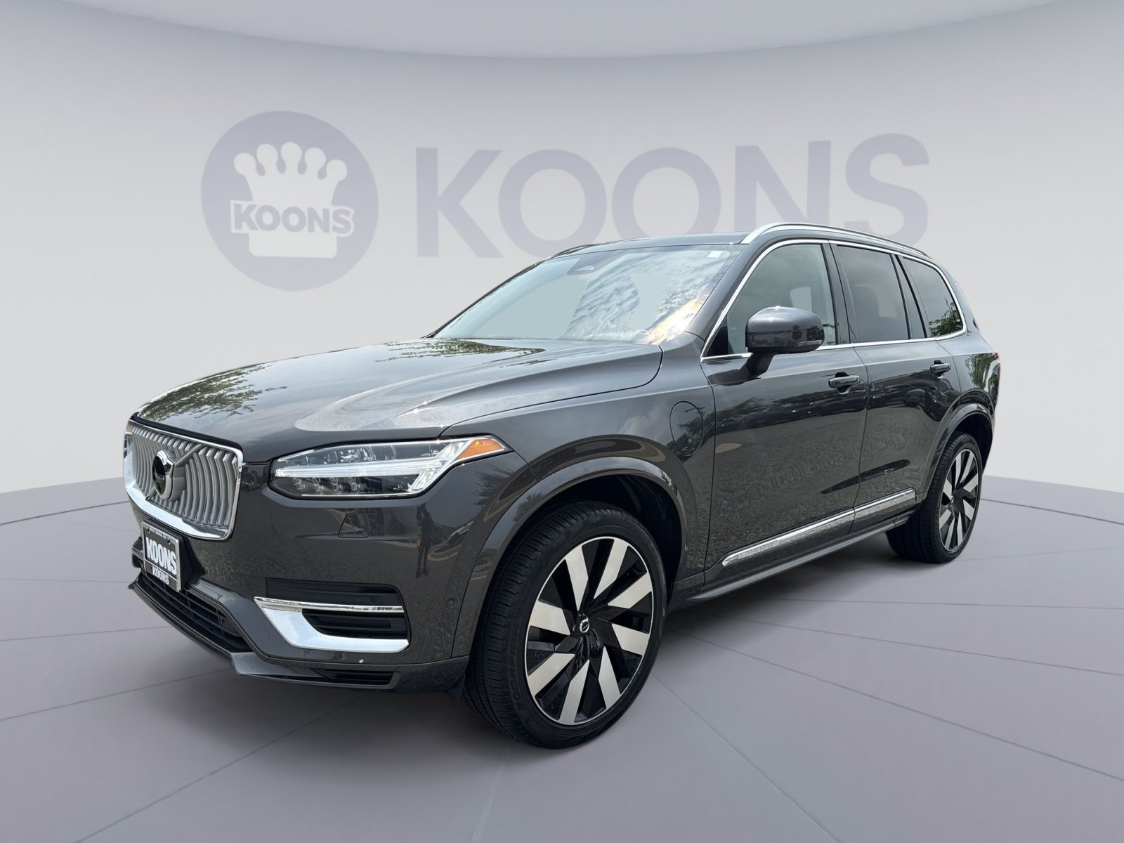 Used 2024 Volvo XC90 T8 Plus w/ Protection Package Premier AWD/4WD image 1