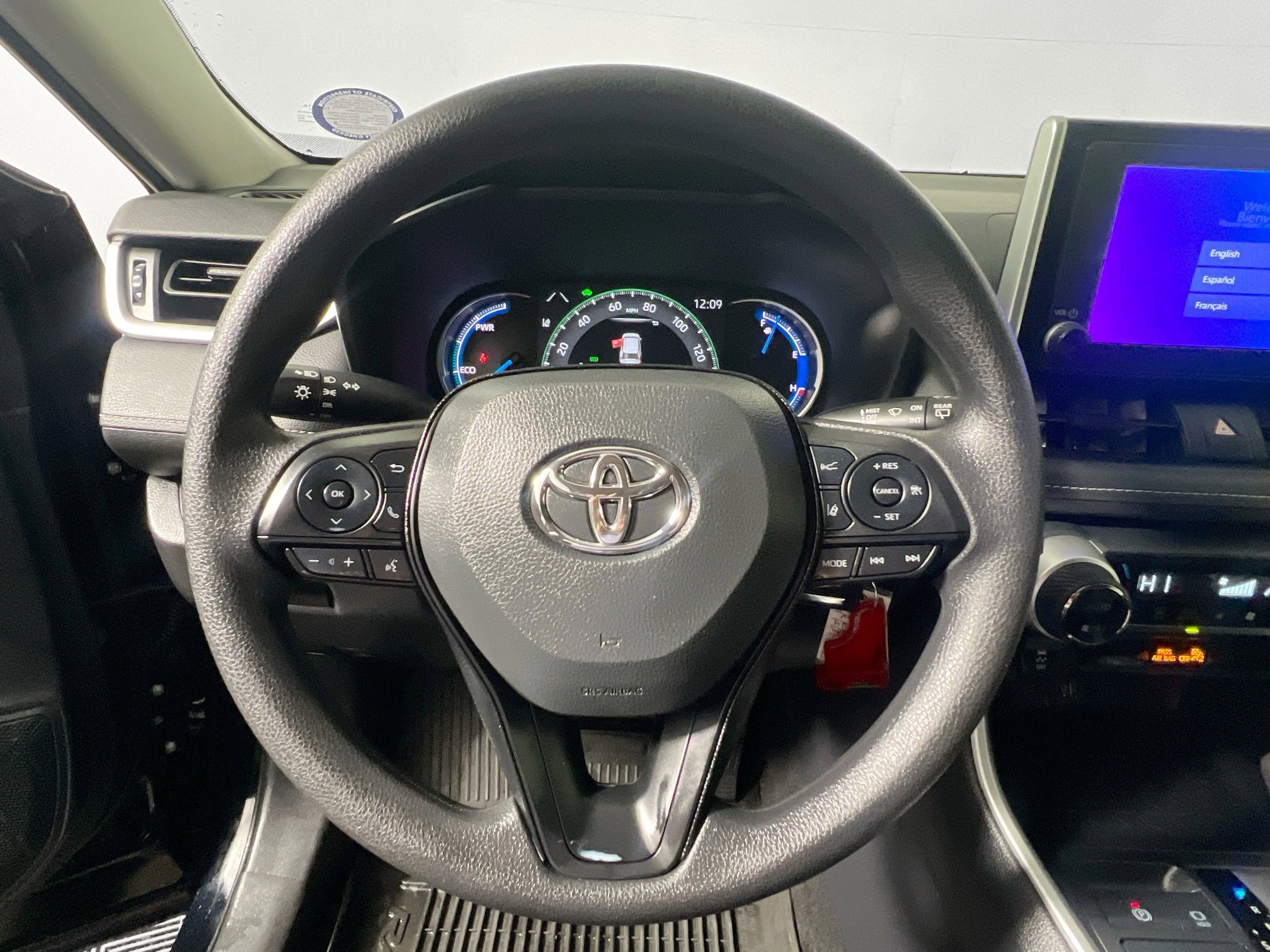 Used 2025 Toyota RAV4 LE image 17