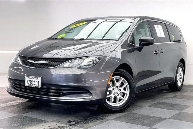 Used 2017 Chrysler Pacifica LX image 12