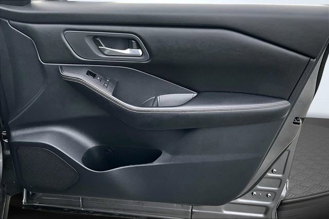 Used 2024 Nissan Rogue SV image 27