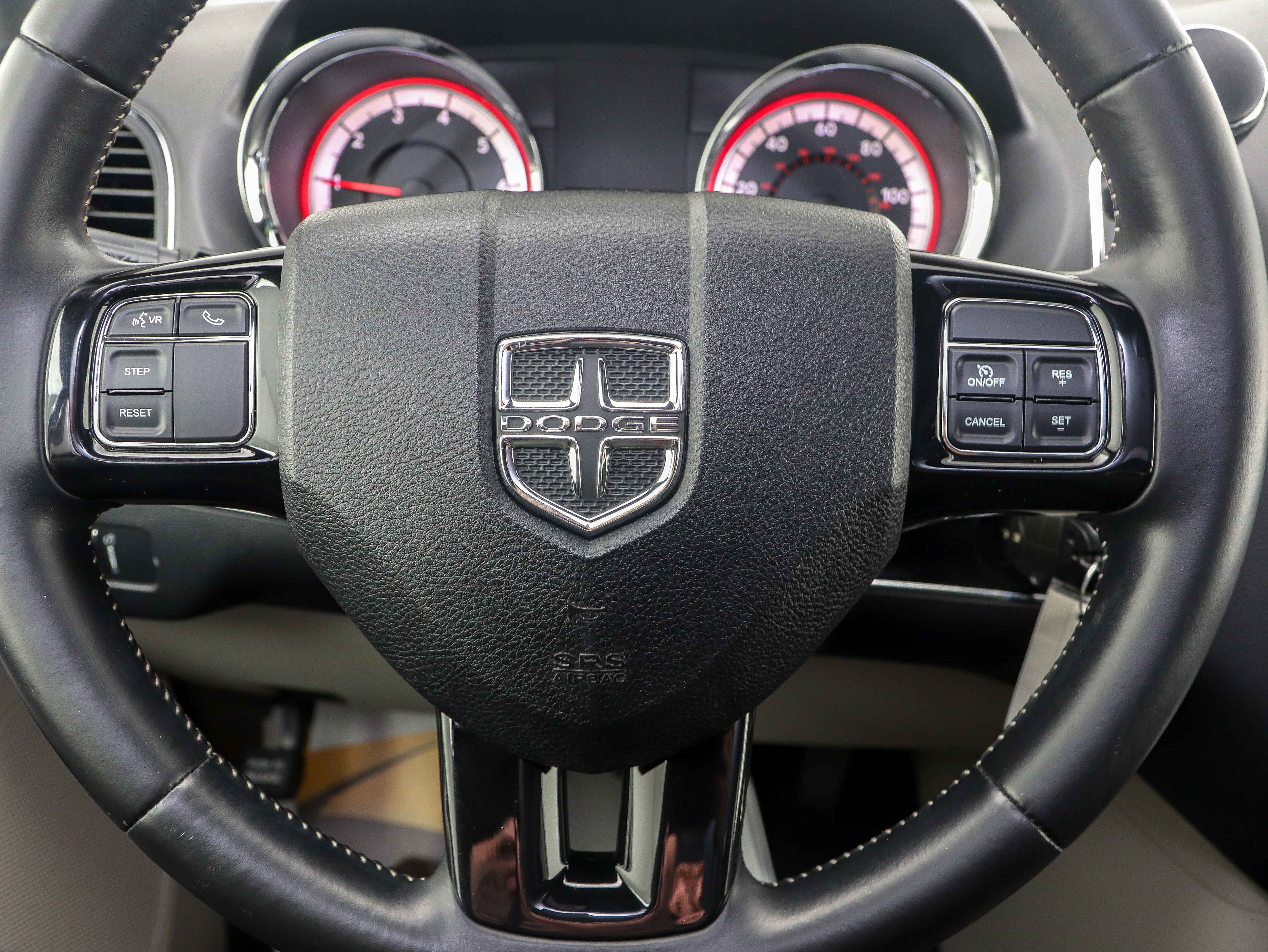 Used 2016 Dodge Grand Caravan SE image 24