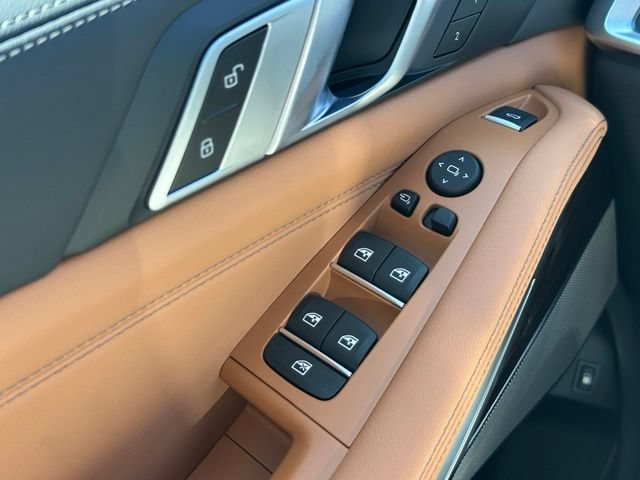 New 2026 BMW X5 xDrive50e w/ Premium Package AWD/4WD image 23