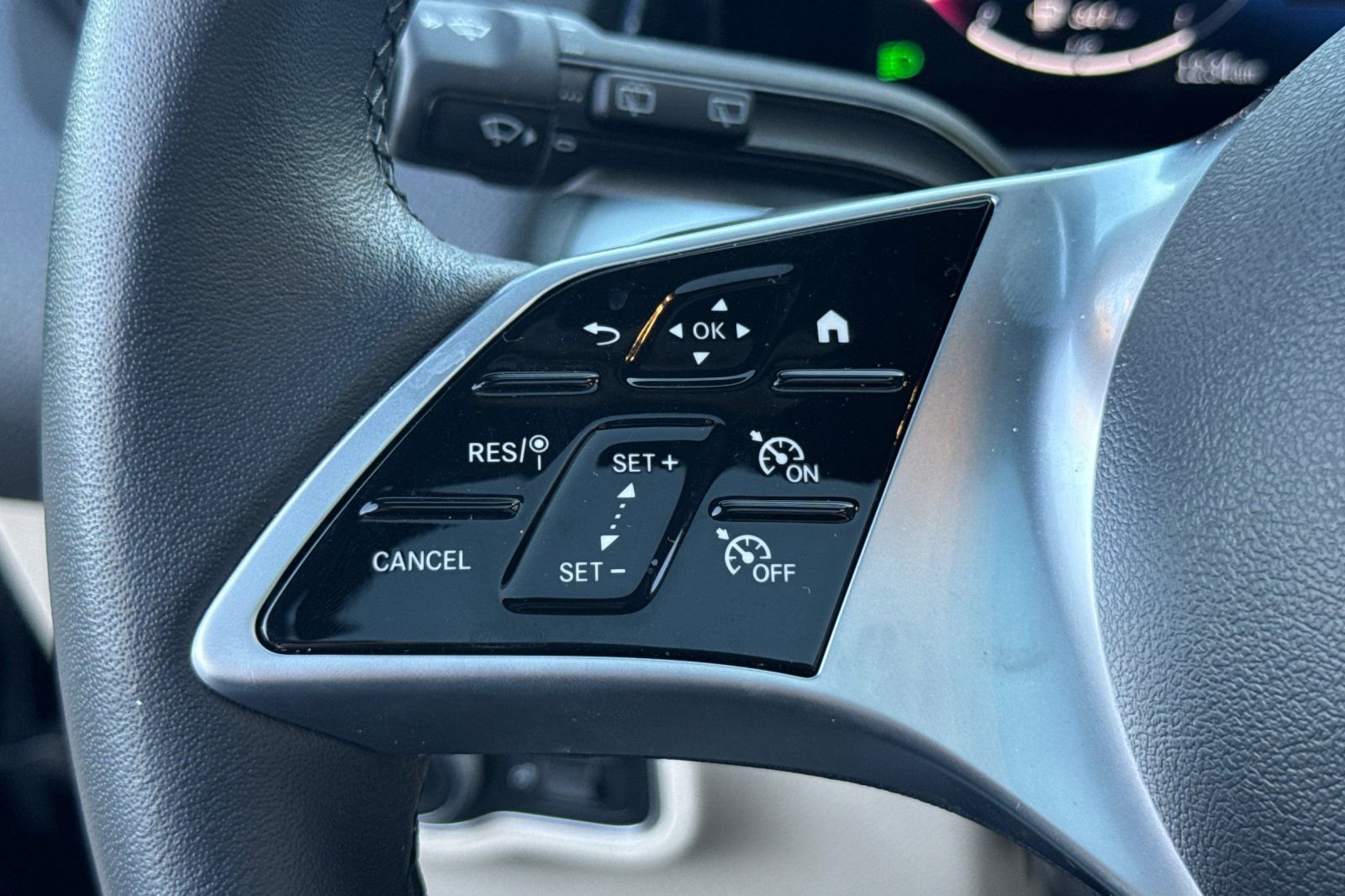 Certified 2025 Mercedes-Benz GLB 250 image 27