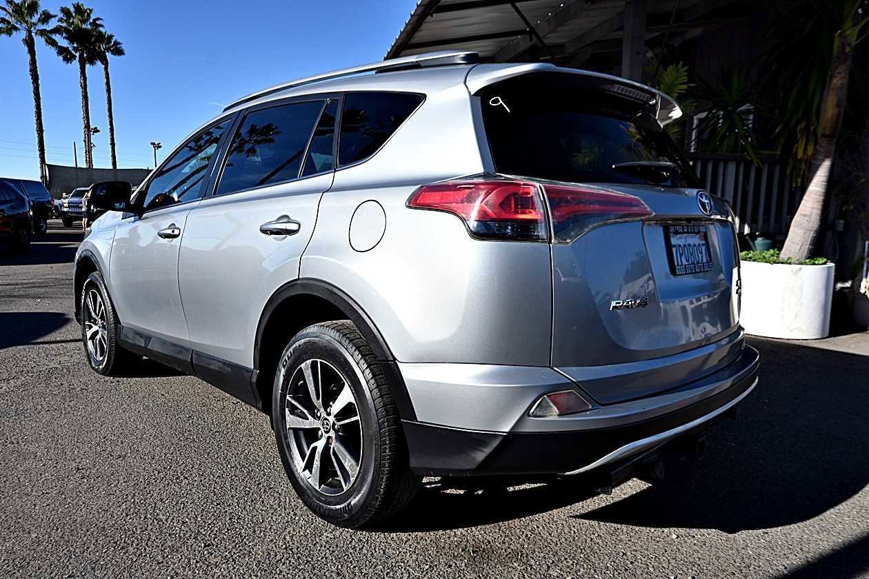 Used 2016 Toyota RAV4 XLE AWD/4WD image 5