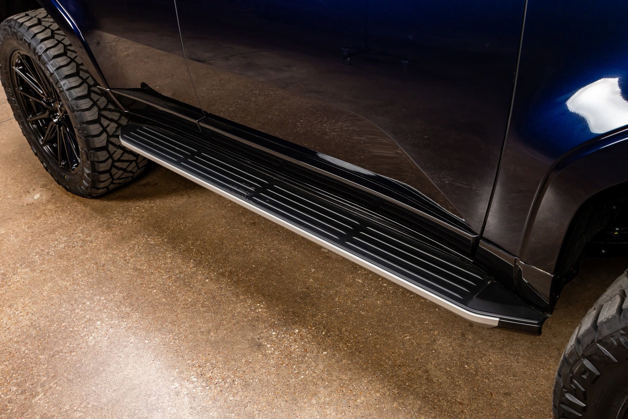 Used 2025 Lexus GX 550 w/ Cold Area Package image 13