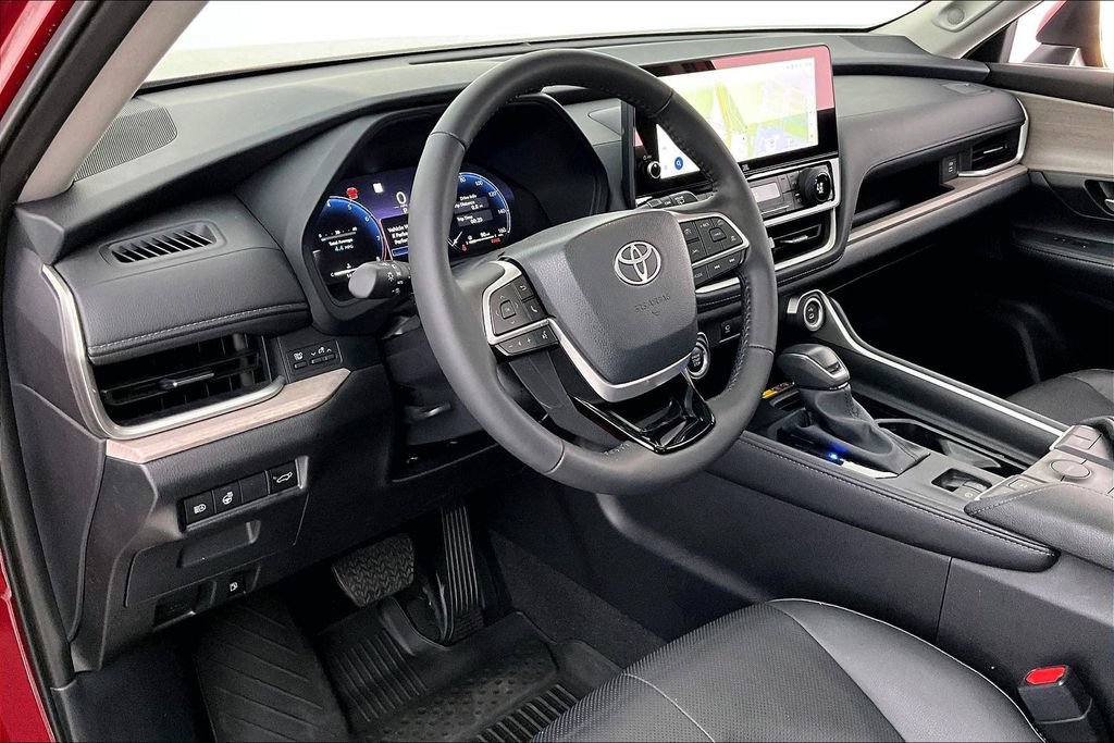 Used 2025 Toyota Grand Highlander FWD image 16