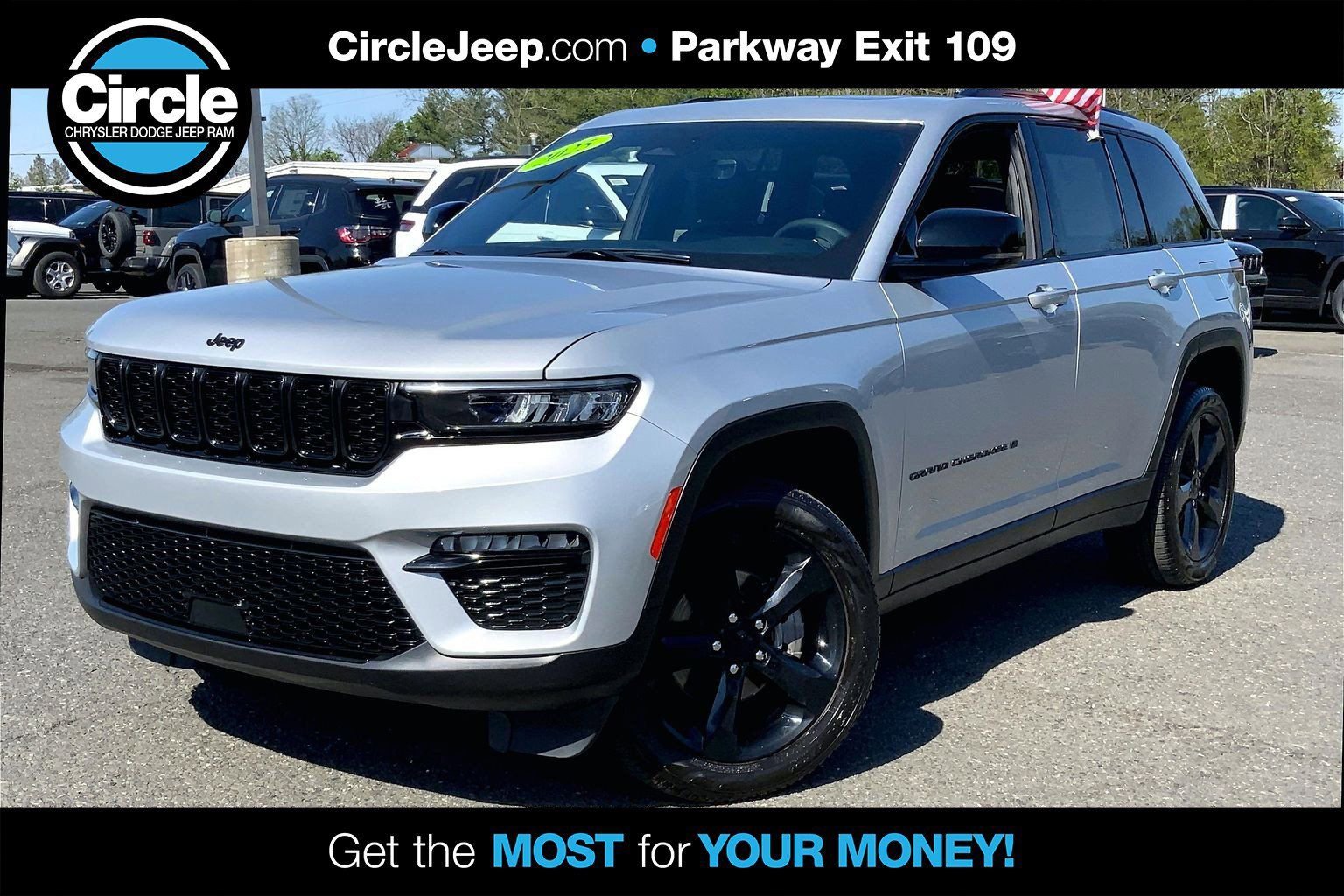 Certified 2025 Jeep Grand Cherokee Limited w/ Black Appearance Package AWD/4WD image 1