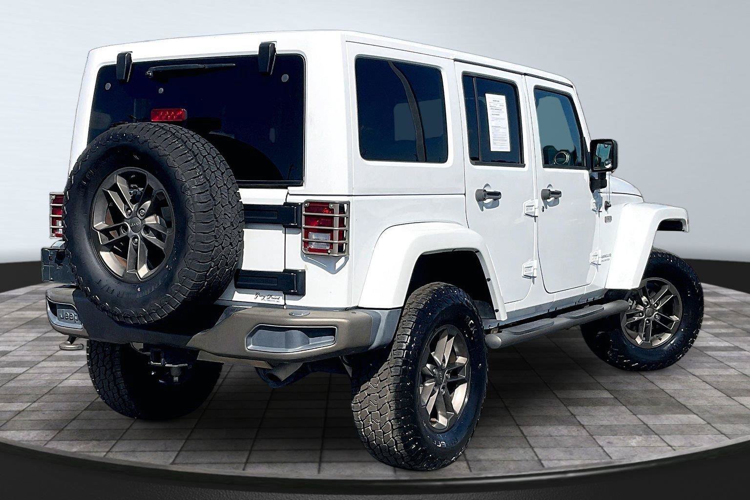 Used 2016 Jeep Wrangler Unlimited Sahara AWD/4WD image 14