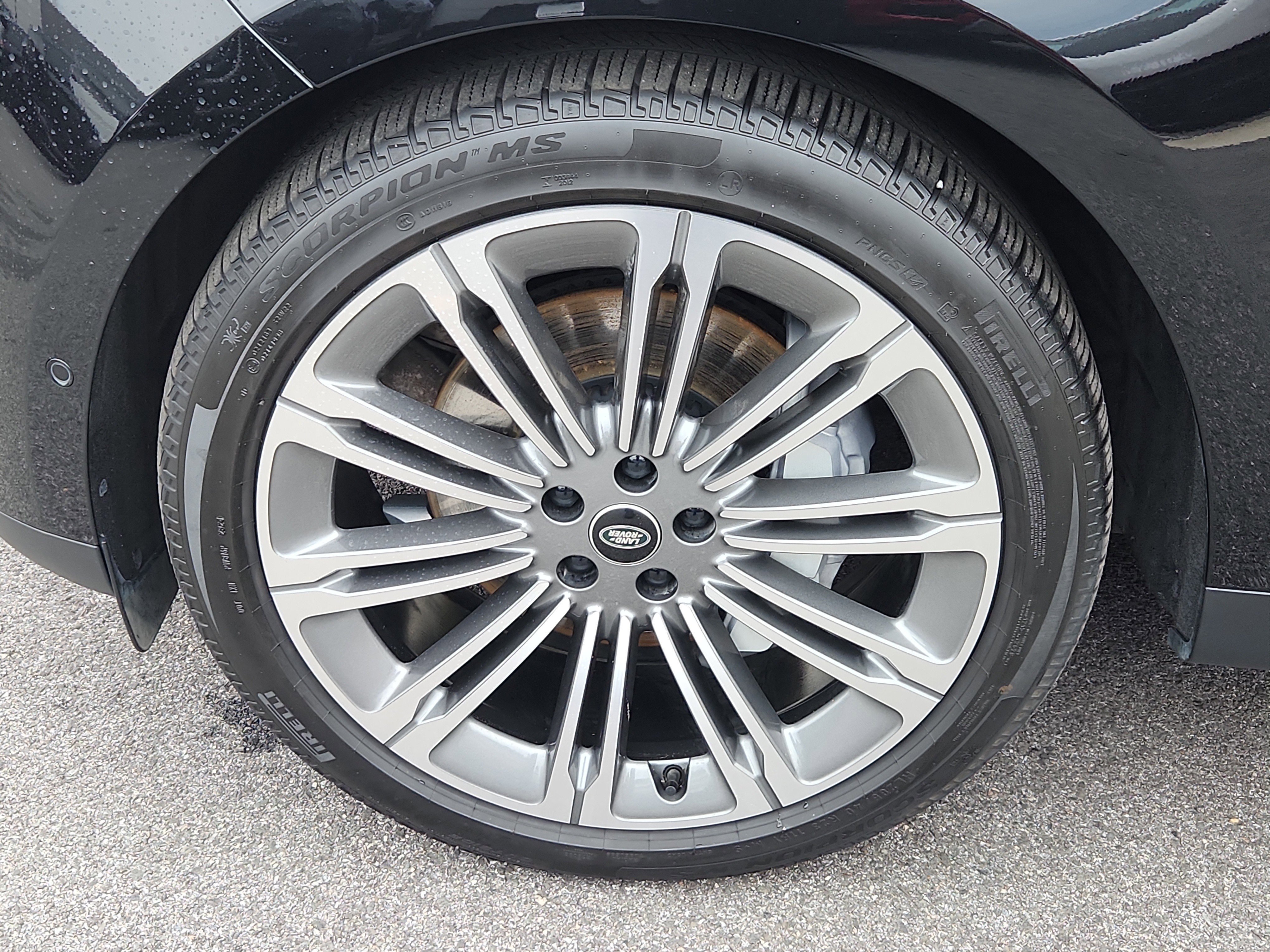 Used 2025 Land Rover Range Rover Sport SE image 10