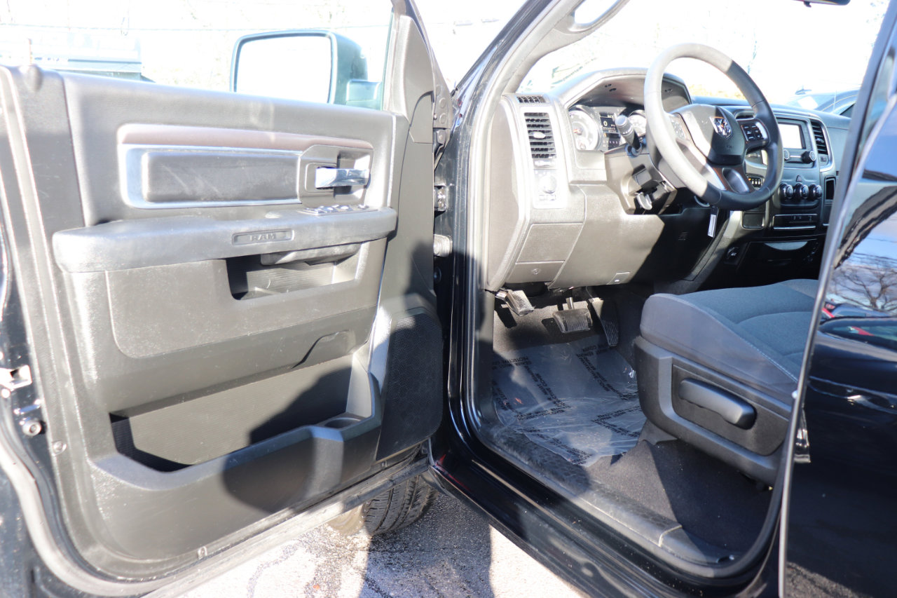 Used 2024 RAM 1500 Classic Warlock image 10