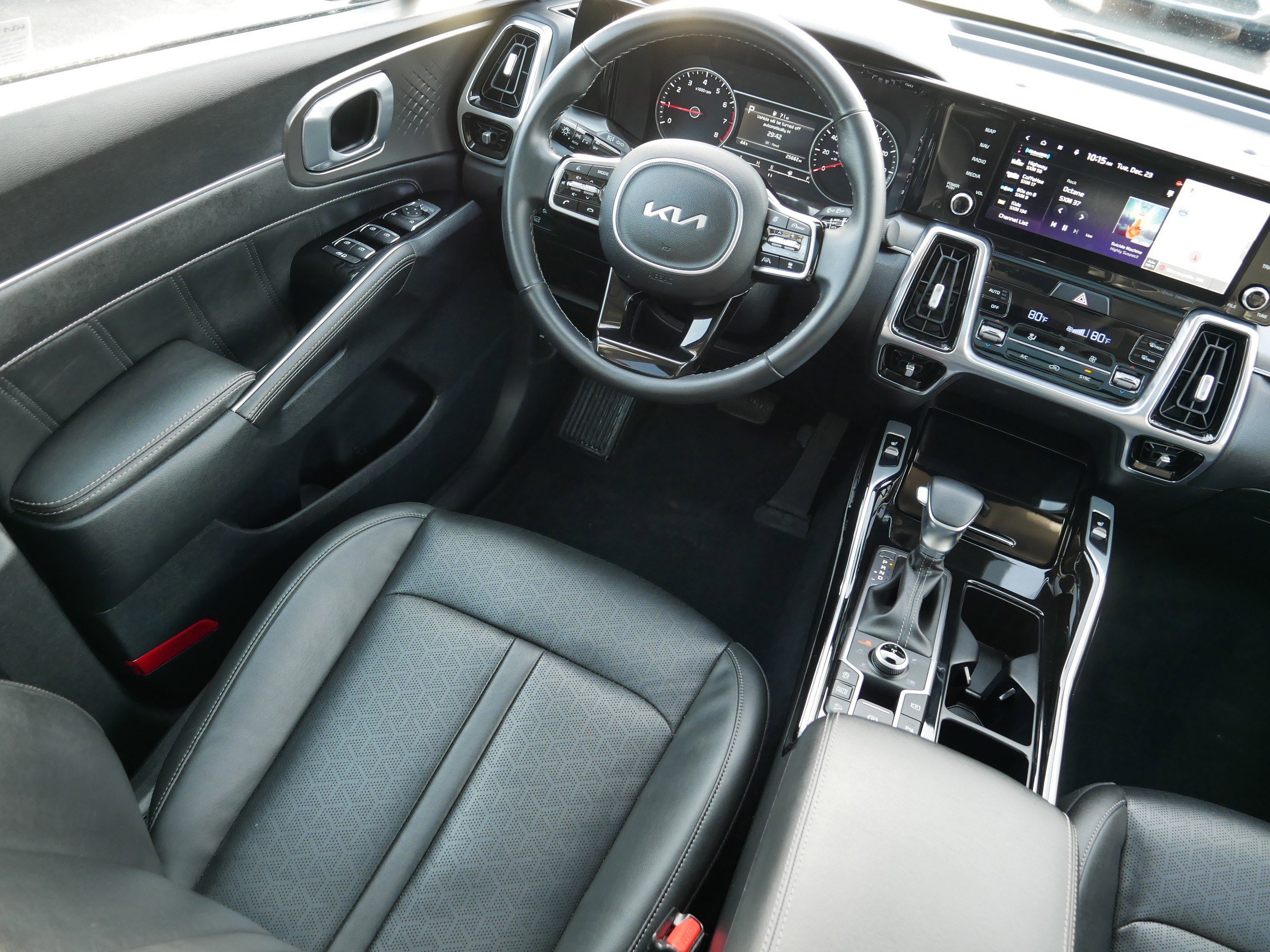 Certified 2022 Kia Sorento SX image 9