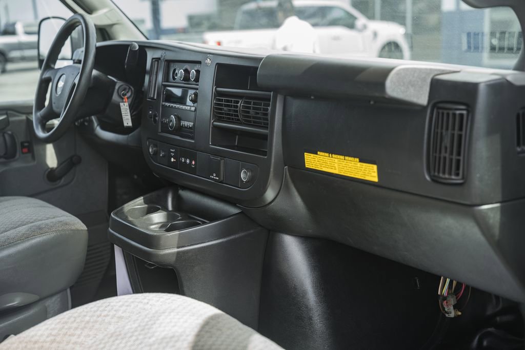 Used 2018 Chevrolet Express 2500 RWD image 14