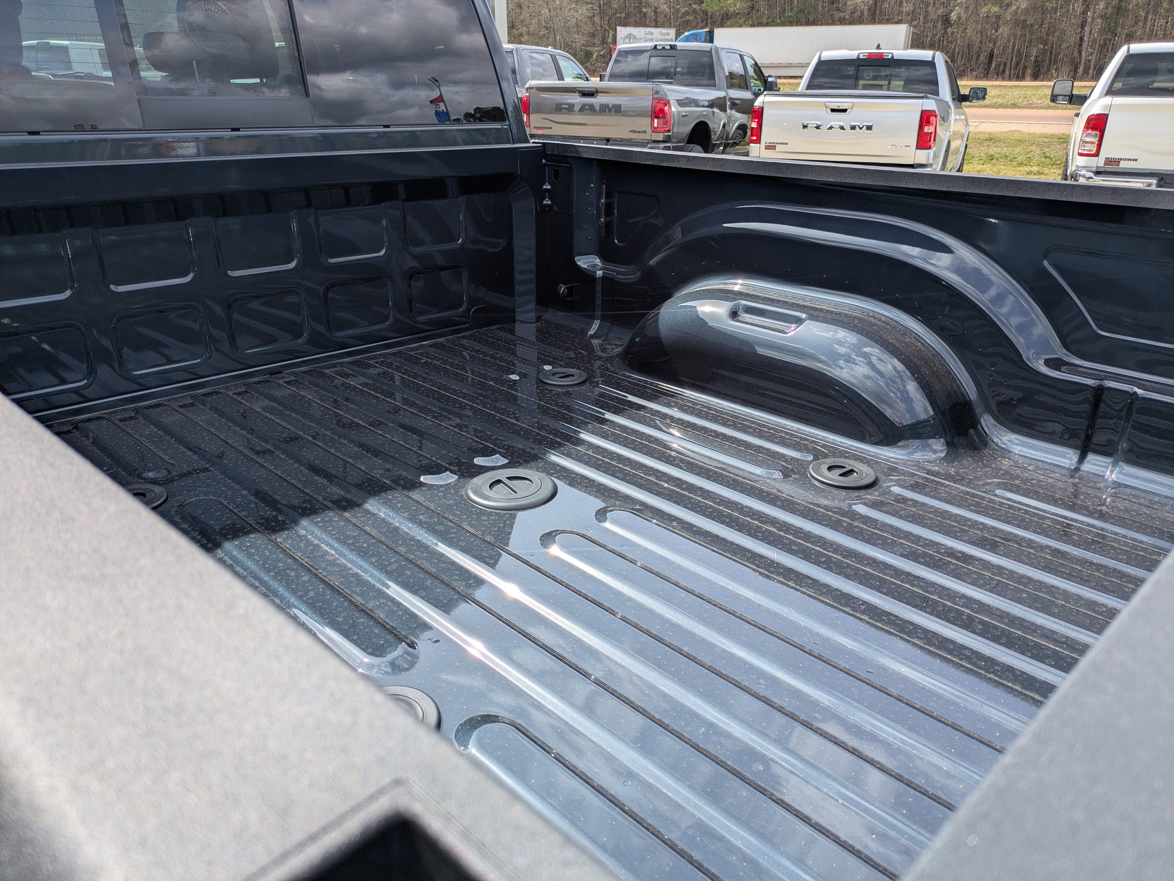 New 2026 RAM 2500 Laramie AWD/4WD image 7