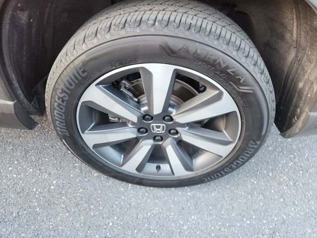 Used 2023 Honda Pilot Touring image 11