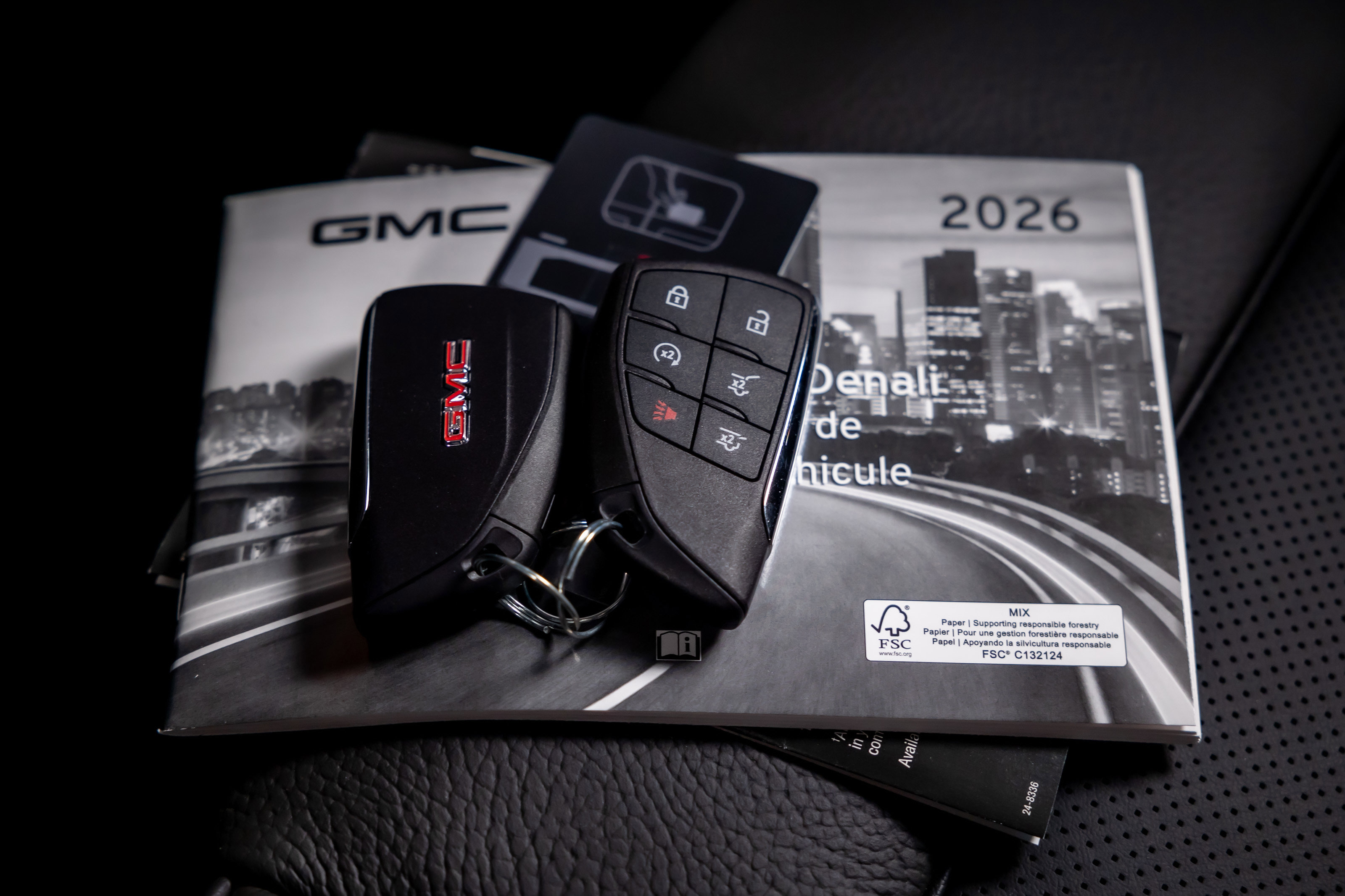 Used 2026 GMC Yukon XL Denali w/ Sun & Power Step Package image 34