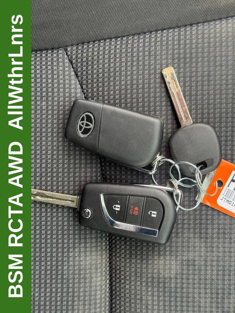 Used 2023 Toyota RAV4 LE AWD/4WD image 26