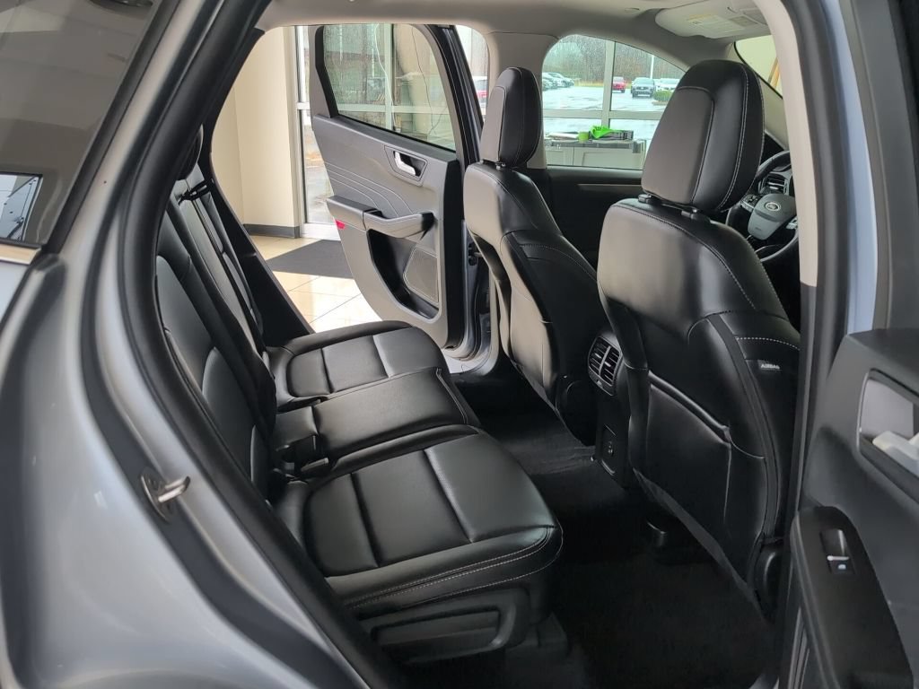 Used 2022 Ford Escape Titanium w/ Class II Trailer Tow Package AWD/4WD image 44