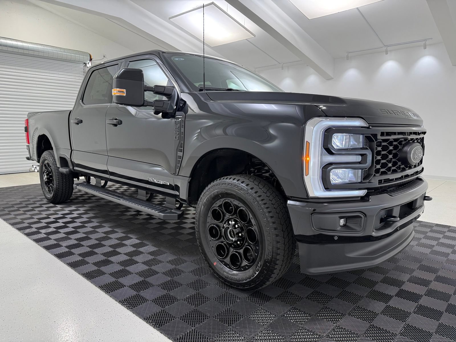 New 2026 Ford F250 Lariat w/ Black Appearance Package AWD/4WD image 1