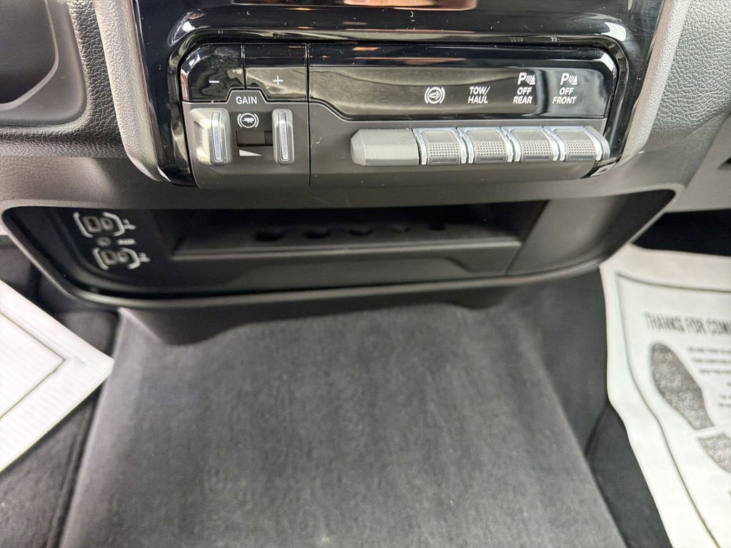 Used 2025 RAM 2500 Big Horn AWD/4WD image 21