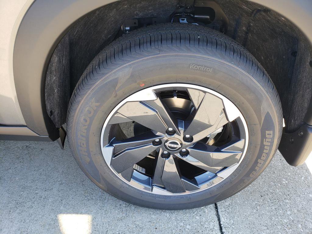 New 2026 Nissan Rogue SV image 12