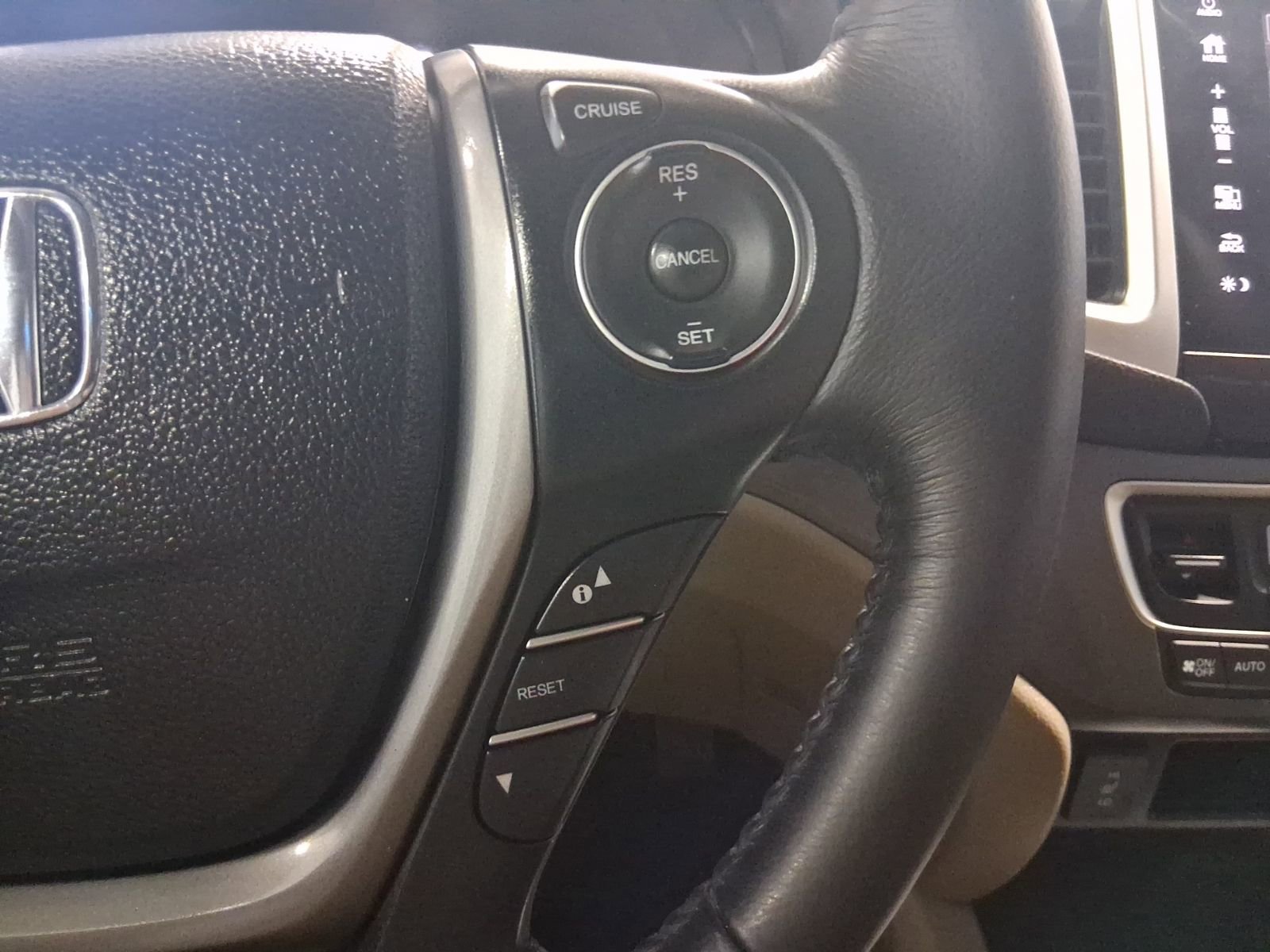 Used 2017 Honda Pilot EX-L image 22