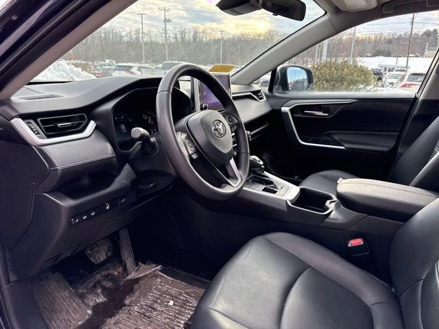 Used 2023 Toyota RAV4 XLE Premium image 23