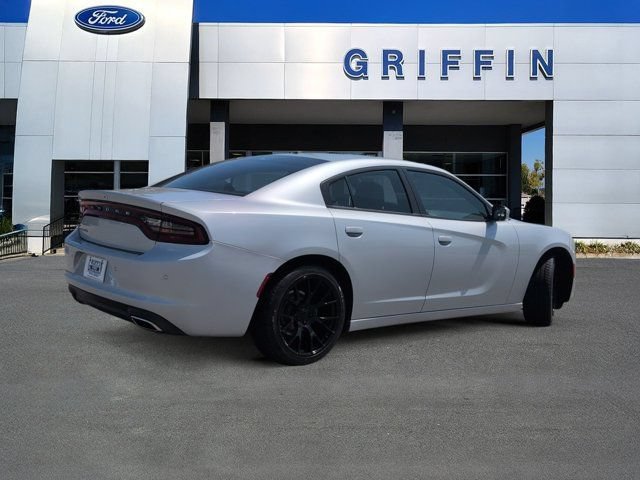 Used 2022 Dodge Charger SXT RWD image 4
