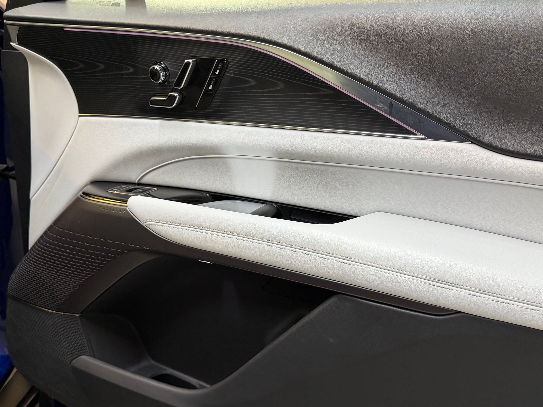 Certified 2024 Cadillac Lyriq Sport RWD image 46