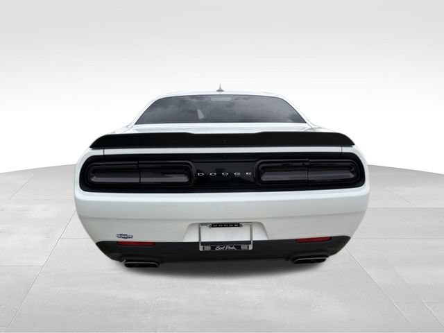 Used 2016 Dodge Challenger R/T Scat Pack w/ Leather Interior Group RWD image 13