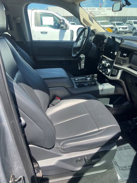 Used 2024 Ford Expedition Max XLT image 7