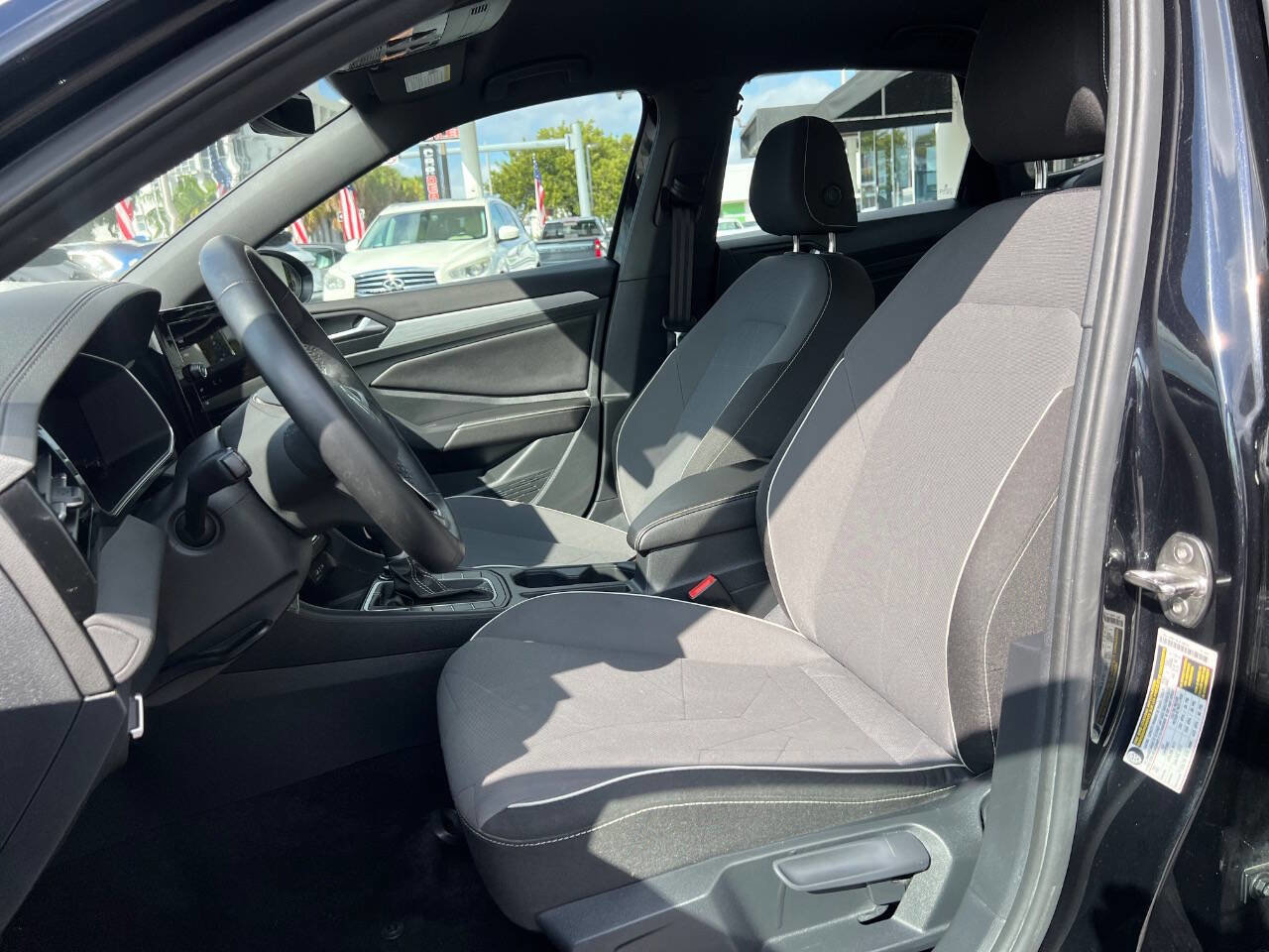 Used 2025 Volkswagen Jetta Sport image 10