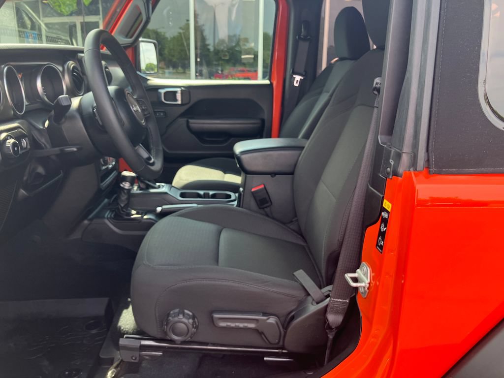 Used 2023 Jeep Wrangler Sport AWD/4WD image 10