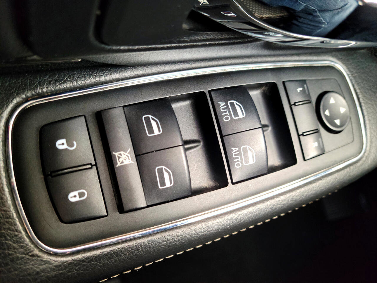 Used 2014 RAM 1500 Sport image 12