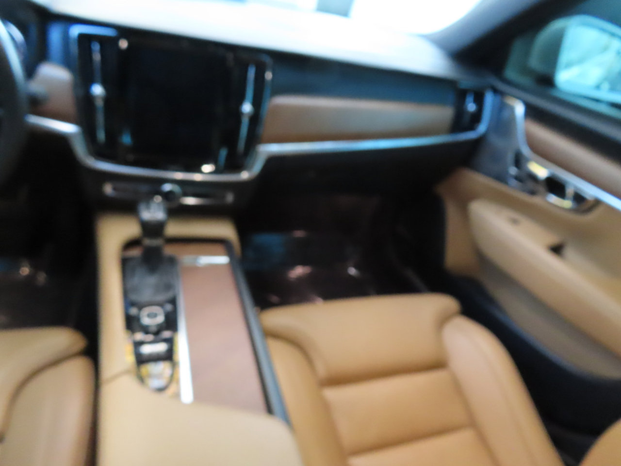 Used 2017 Volvo S90 T6 Inscription w/ Vision Package image 15