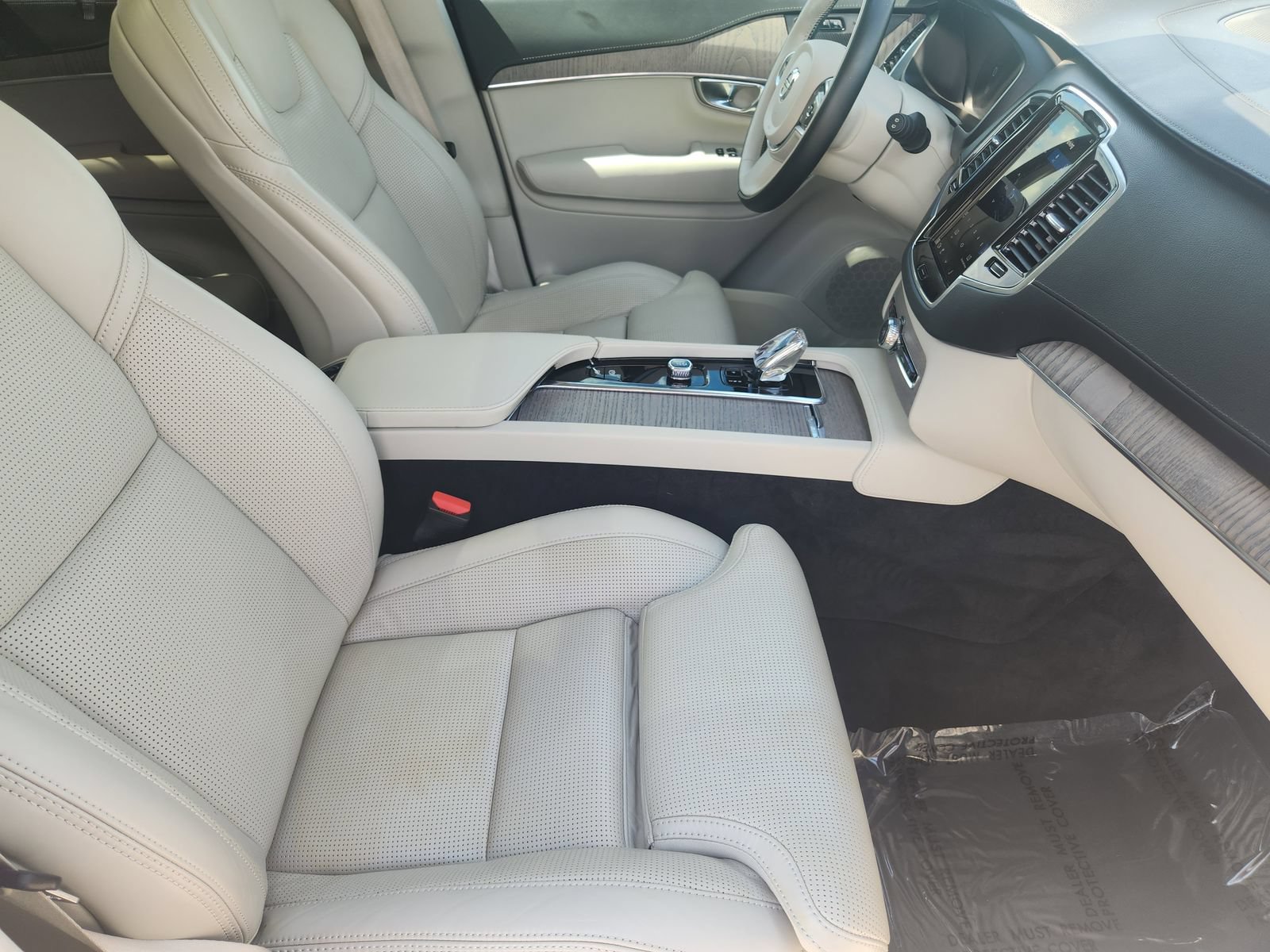 Used 2023 Volvo XC90 B6 Ultimate w/ Protection Package Premier AWD/4WD image 17