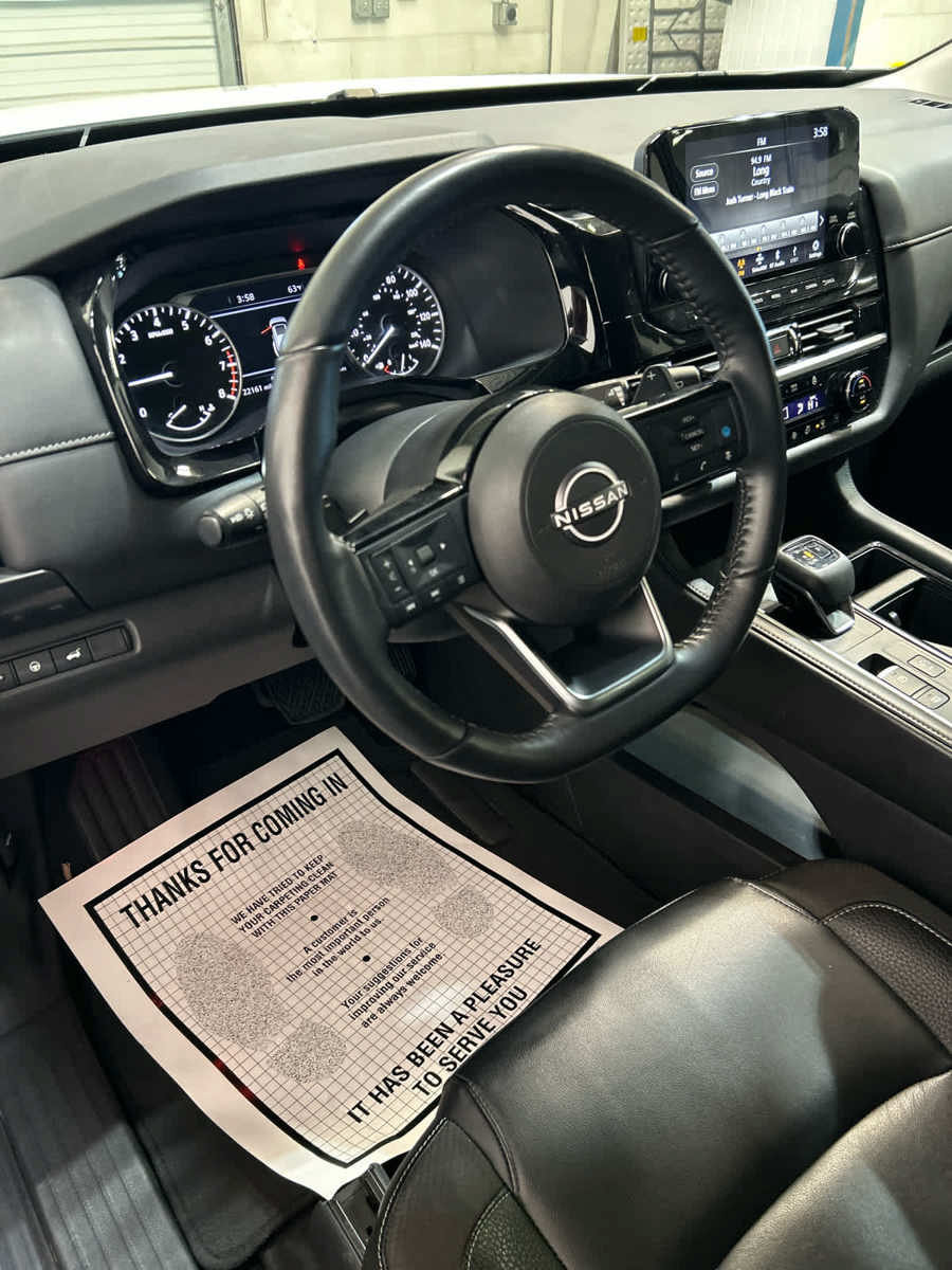 Used 2024 Nissan Pathfinder SL AWD/4WD image 24