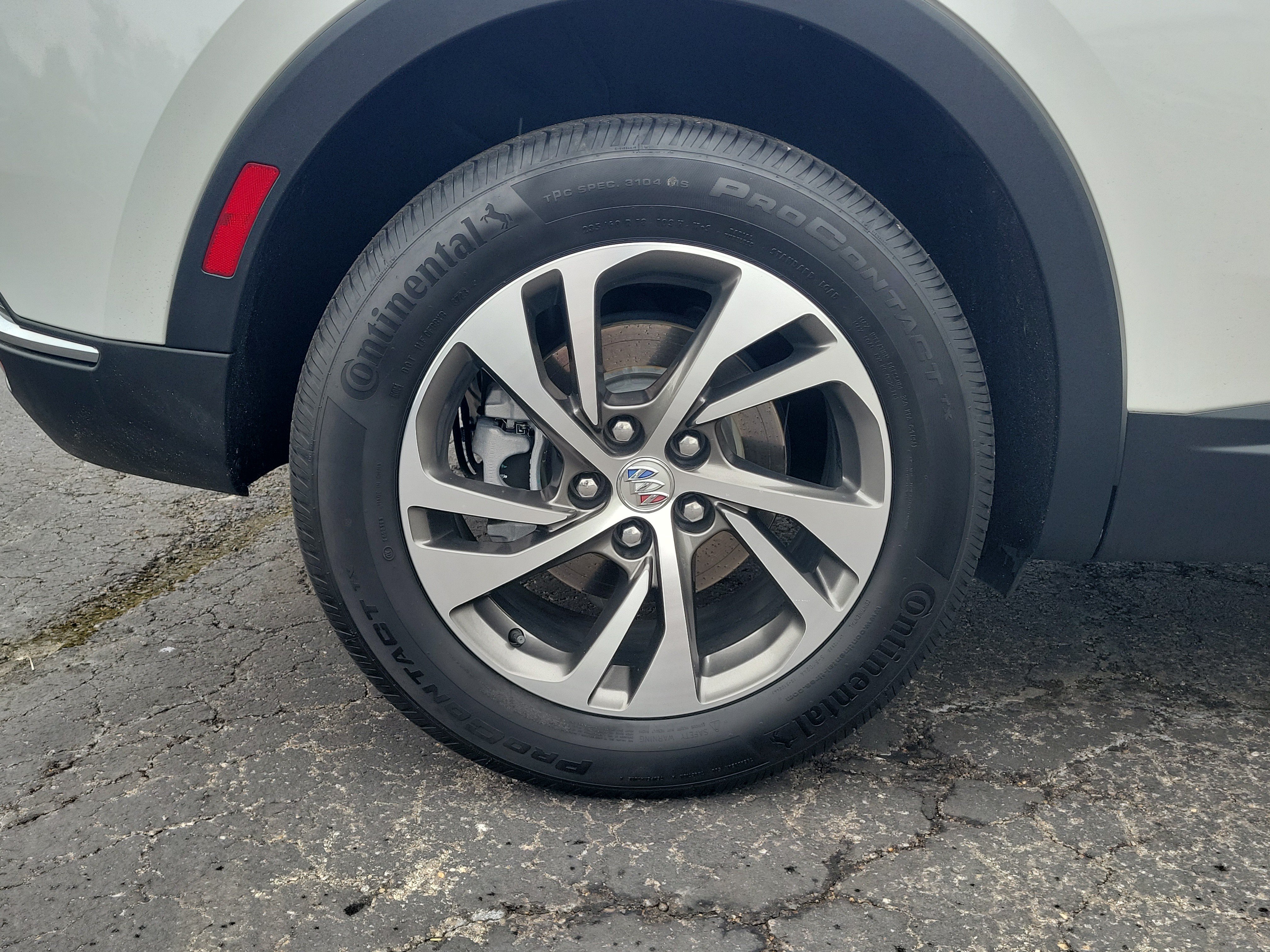 Used 2023 Buick Envision Essence AWD/4WD image 5