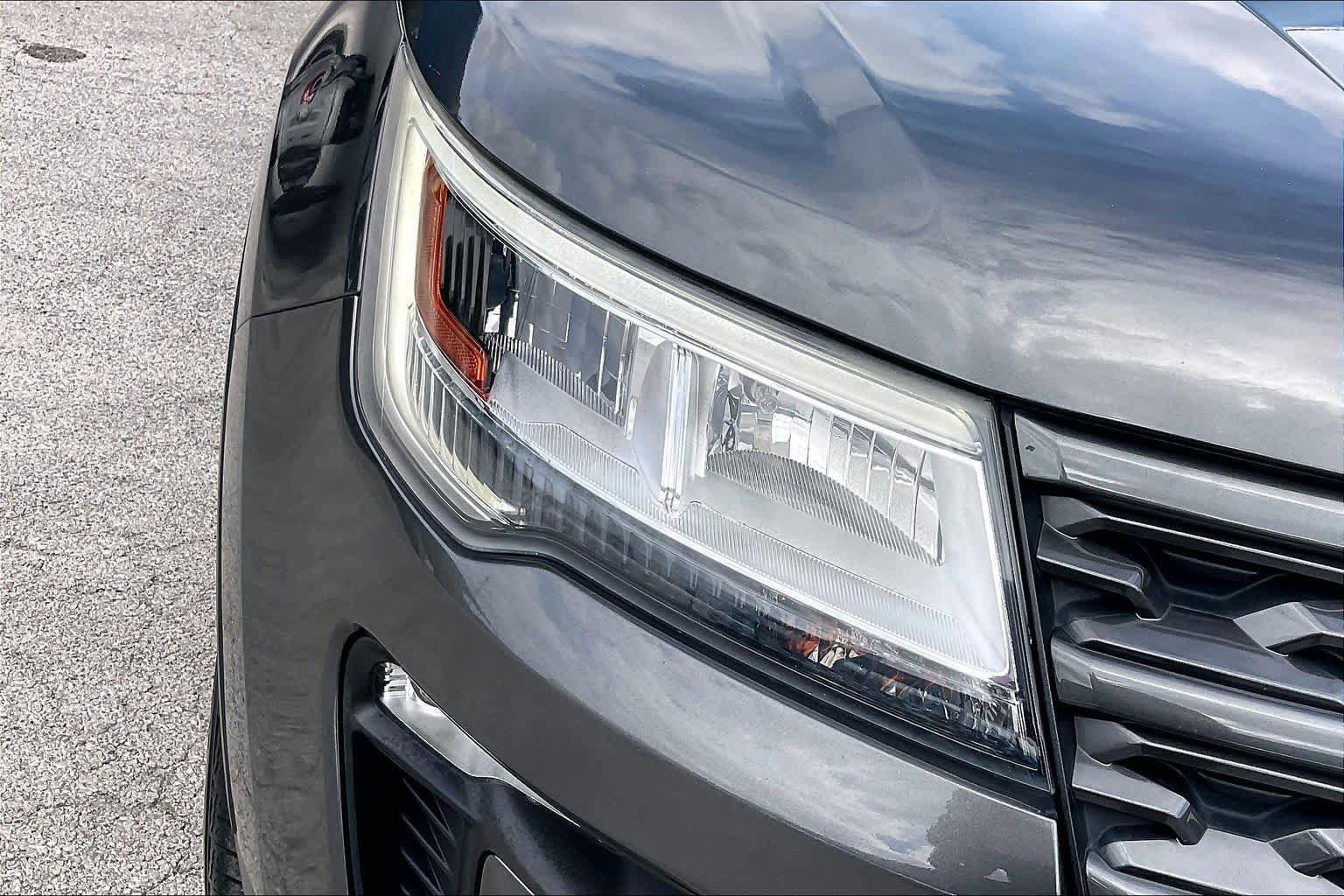 Used 2019 Ford Explorer XLT w/ Equipment Group 202A FWD image 28