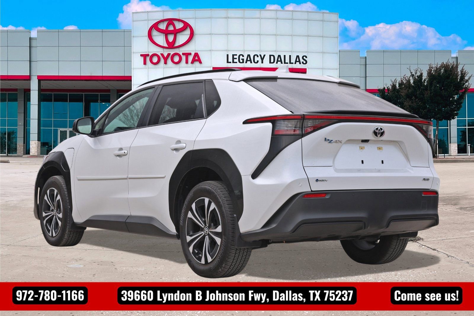 Used 2025 Toyota bZ4X AWD w/ Weather Package image 8