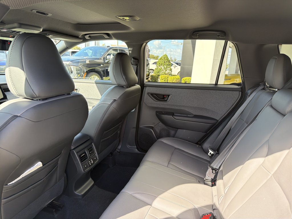 Used 2026 Subaru Outback Limited AWD/4WD image 21