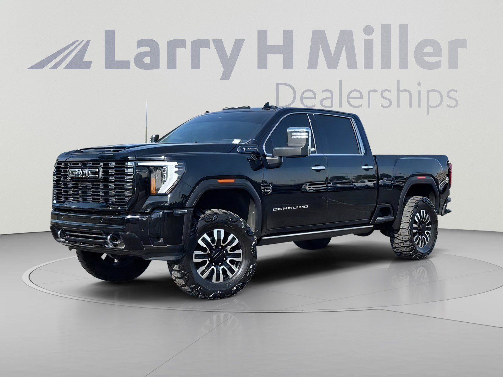 Used 2025 GMC Sierra 2500 Denali Ultimate w/ Max Trailering Package AWD/4WD image 2