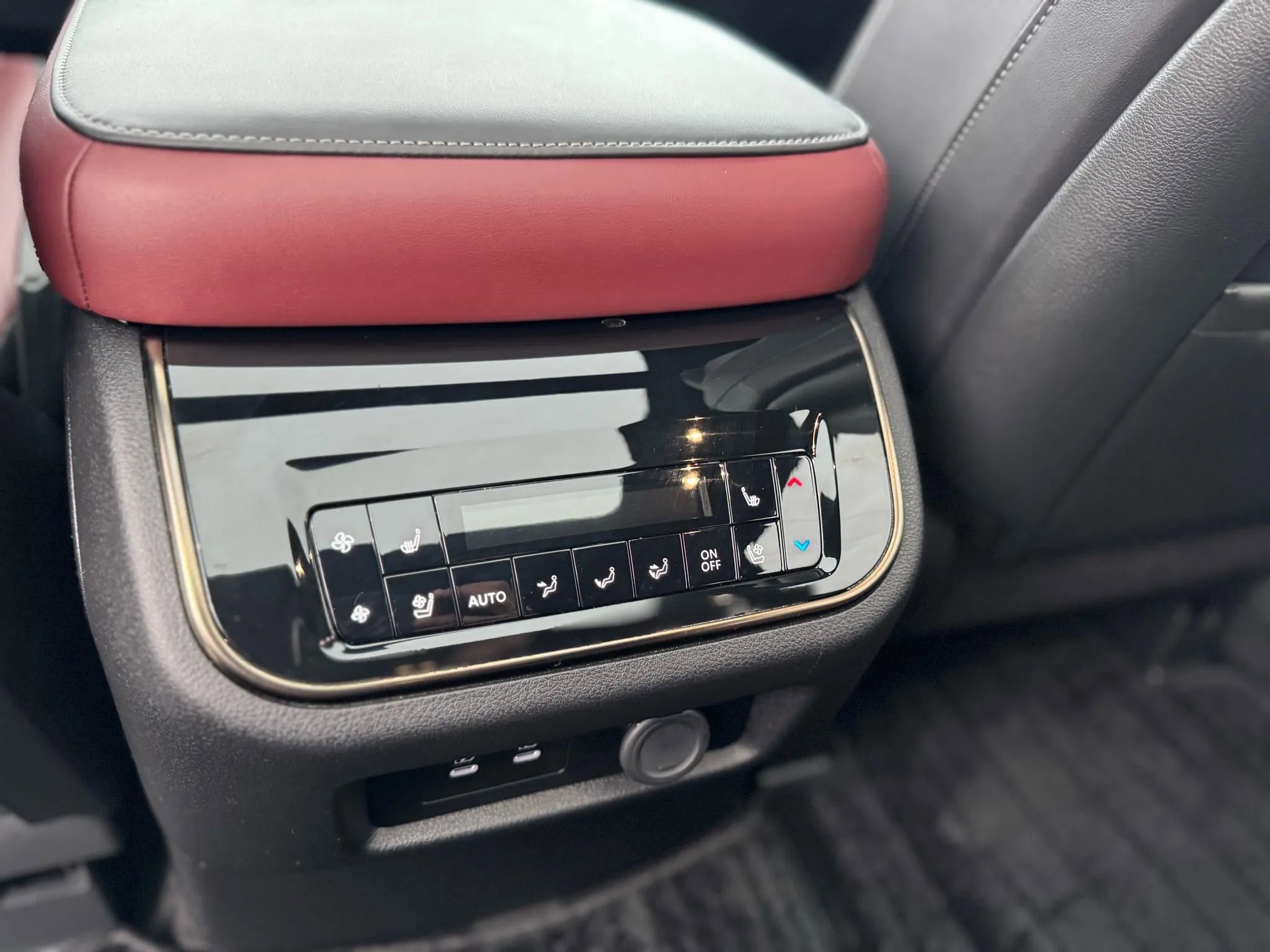 Used 2025 INFINITI QX80 Autograph image 32