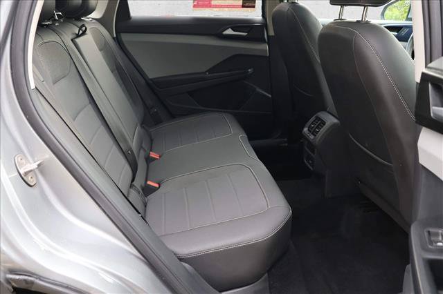 Used 2023 Volkswagen Taos SE w/ Panoramic Sunroof Package AWD/4WD image 25